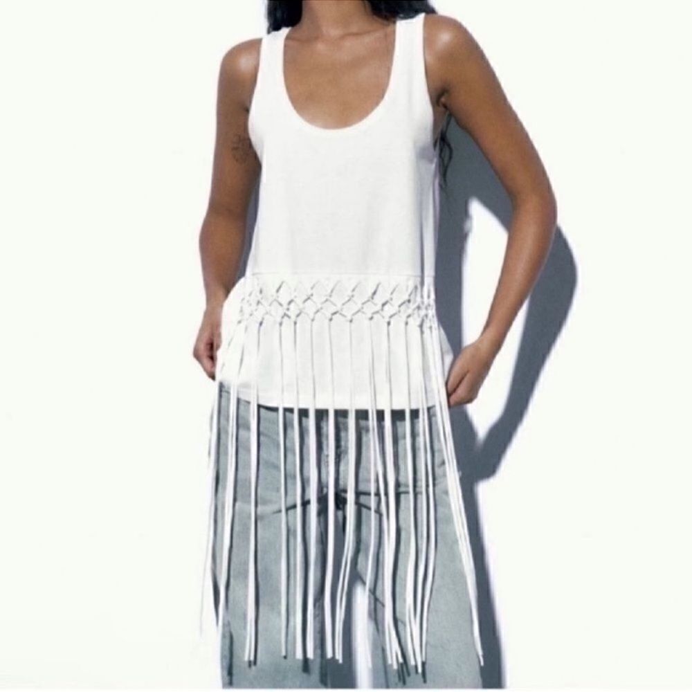Zara White Fringe Sleeveless Cotton
Top (Size Medium)